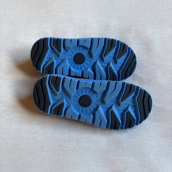 Ugg Tasman Waterproof Hybrid Slip-On - Picture 7 of 10